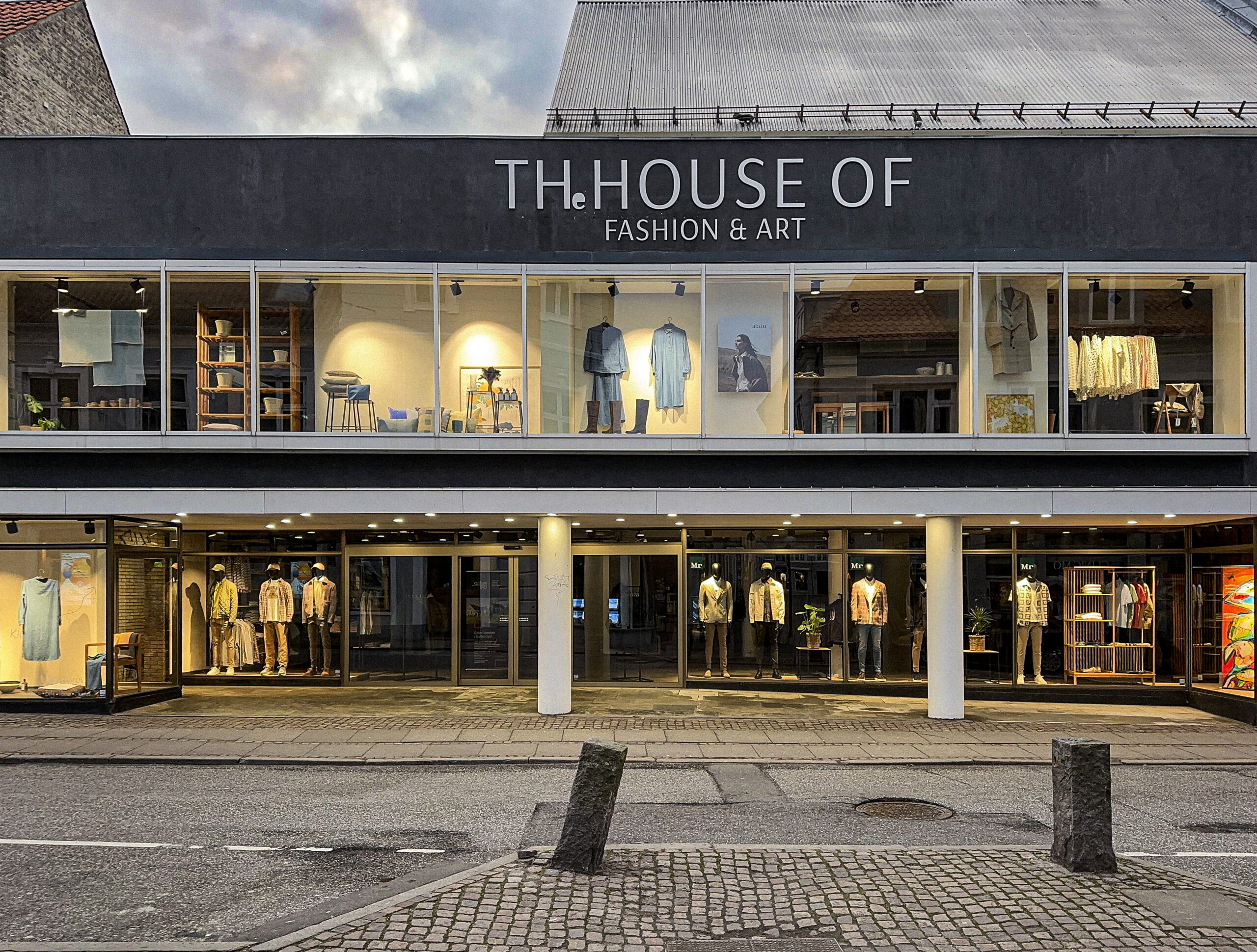 TH. HOUSE of FASHION & ART
